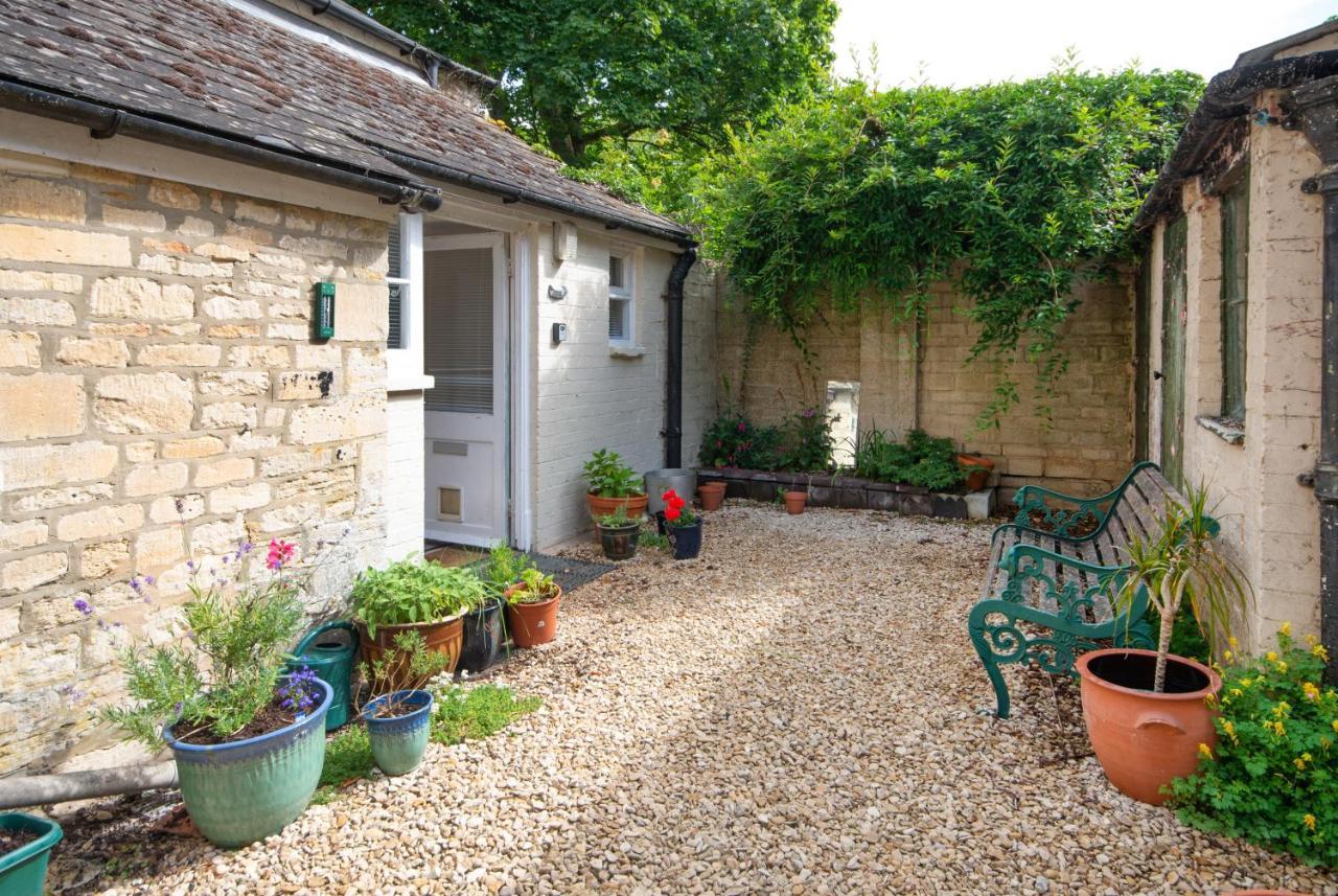 The Courtyard Cirencester Exterior photo